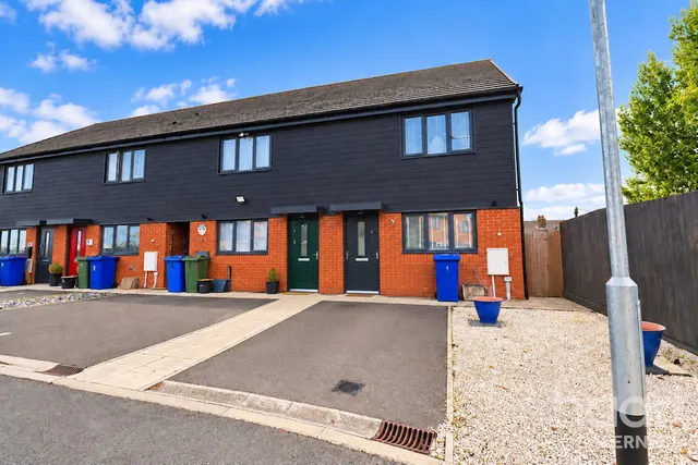 Beasley Close, Queenborough, ME11, photo 1