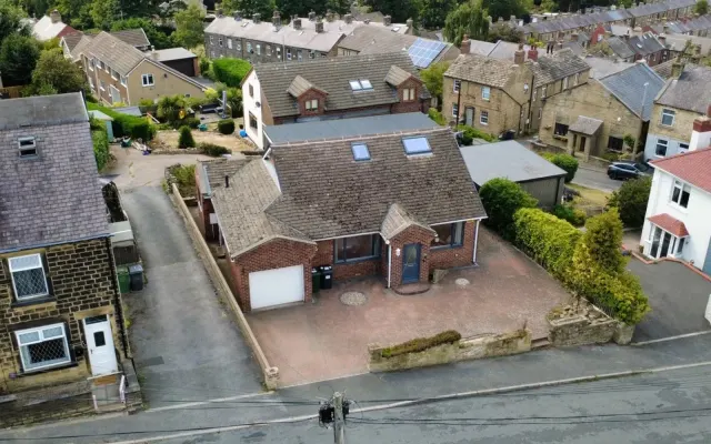 Cliffe Street, Clayton West, Huddersf..., photo 1