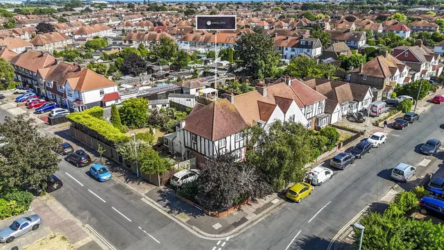 Beaumont Road, Worthing, photo 1