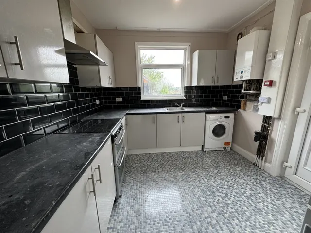 Becketts Park Drive, Headingley, LS6, photo 3