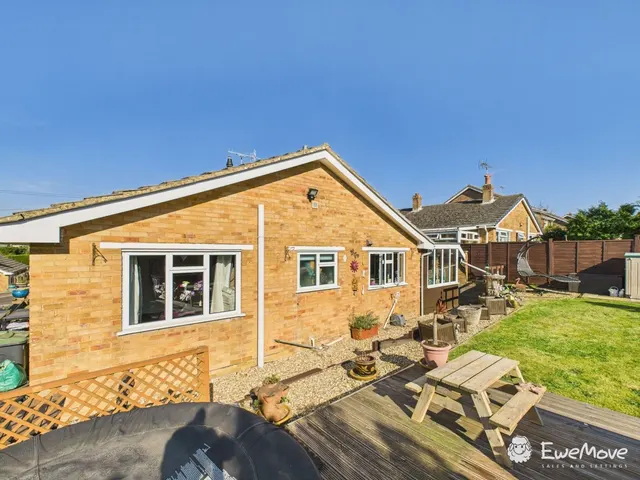 Mitchells Close, Woodfalls, SP5, photo 3