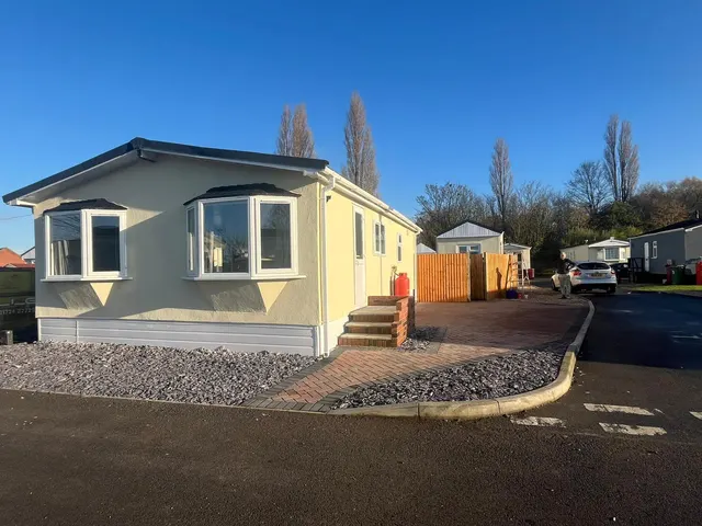 Main Avenue, Charnwood Park Estate, Scunthorpe, photo 1