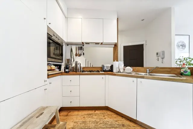 Ballater Road, London, SW2, photo 1