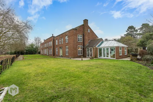 Wigshaw Lane, Culcheth, Warrington, WA3 4NF, photo 1