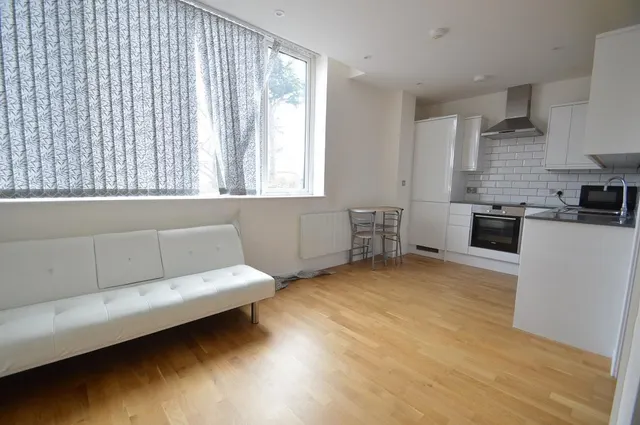 Bath Road, Slough, photo 3