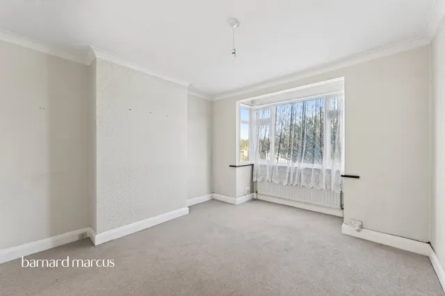 Photo 3 — Grosvenor Road, Epsom