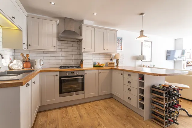 Photo 2 — Filbert Grove, Hartley Wintney, Hook, RG27 8ZQ