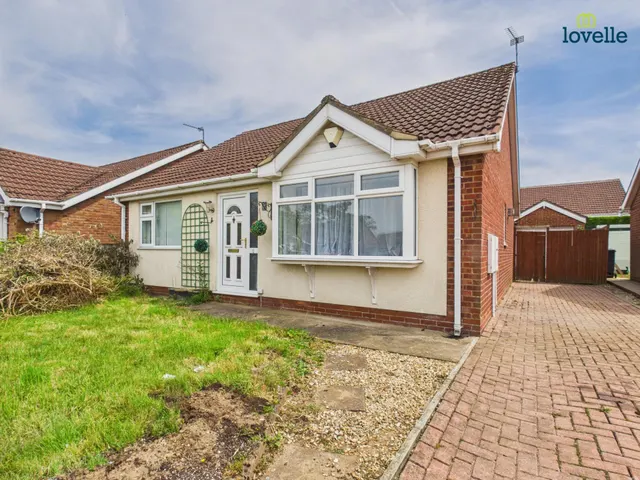 Tennyson Close, Caistor, LN7, photo 1