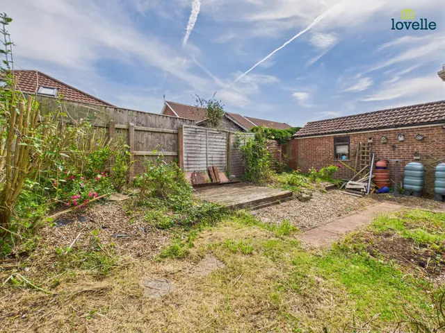 Tennyson Close, Caistor, LN7, photo 2