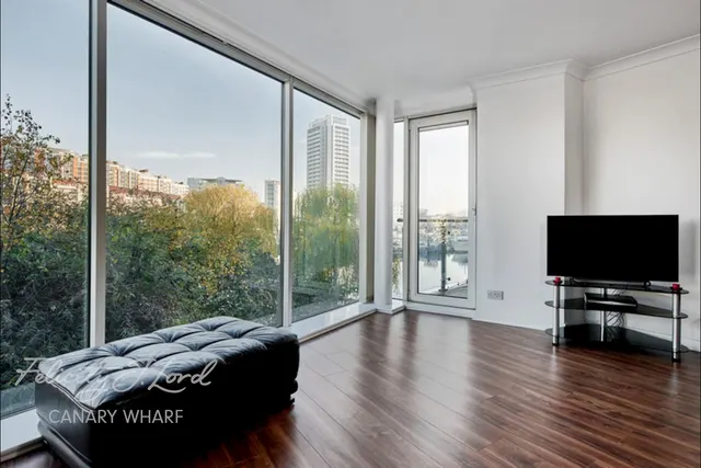 Boardwalk Place, London, E14, photo 1