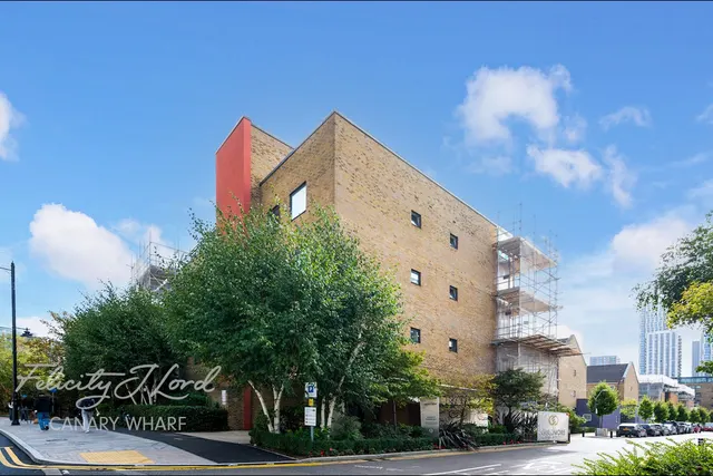 Boardwalk Place, London, E14, photo 2