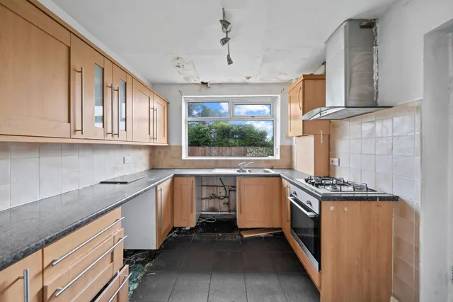 Canaan, Leigh, WN7, photo 3