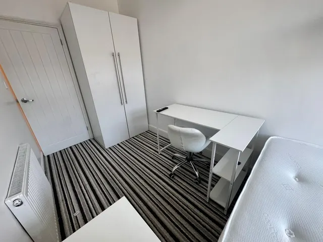 Guildford Street, Stoke-on-Trent, ST4, photo 2