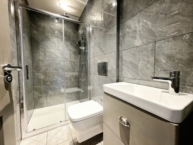 Royal Parade, Chislehurst, BR7, photo 3