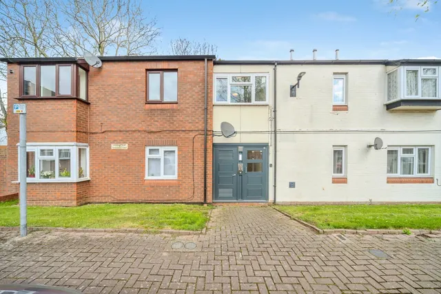 Durrans Court, Bletchley, Milton Keynes, Buckinghamshire, MK2, photo 1