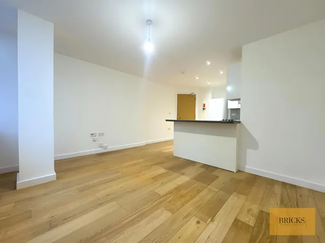 Photo 3 — 94 Inkerman Street, Luton, LU1 1BP