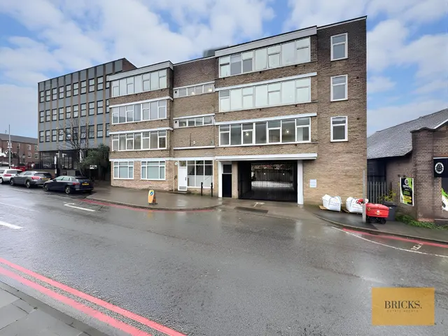 Photo 2 — 94 Inkerman Street, Luton, LU1 1BP