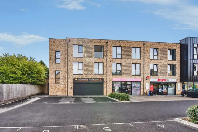 Caxton Road, Frome, photo 1