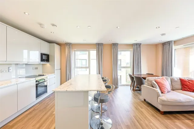Lismore Boulevard, Colindale, NW9, photo 2
