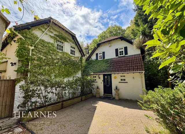 Benellen Road, BH4, photo 1
