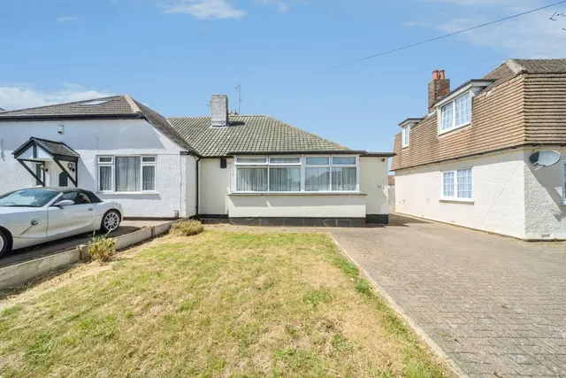 Mayne Avenue, Luton, Bedfordshire, LU4, photo 1