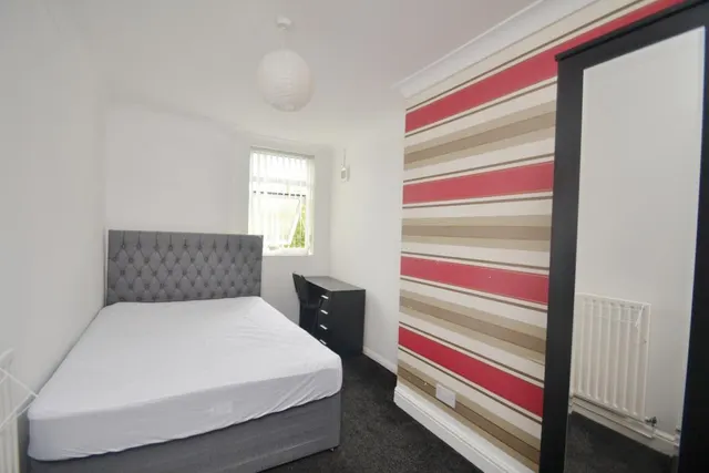 Eades Street, Salford, M6, photo 1