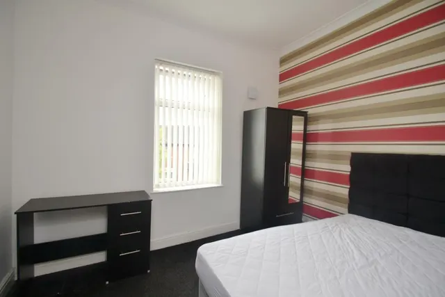 Eades Street, Salford, M6, photo 2