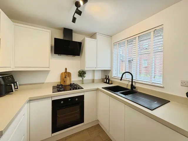 Photo 3 — Bickford Close, Barrs Court, Bristol, South Gloucestershire