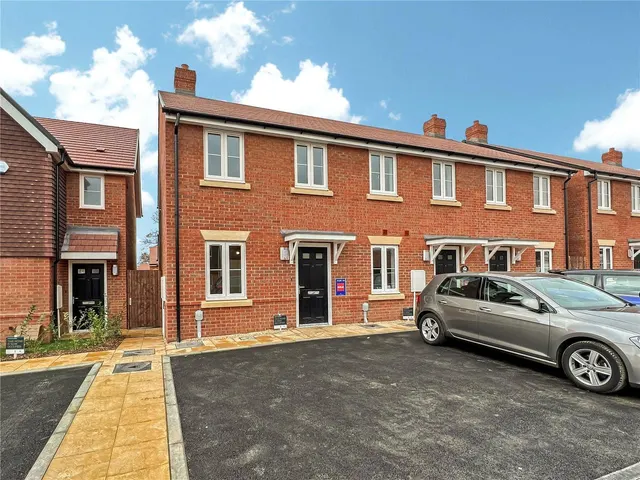 Newlands Close, Shinfield, RG2, photo 1