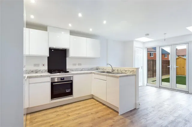 Newlands Close, Shinfield, RG2, photo 3