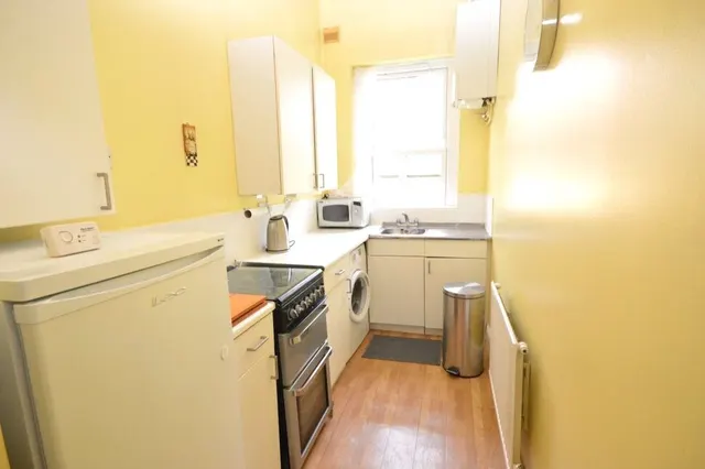 Photo 3 — St. Stephens Road, Hounslow, TW3