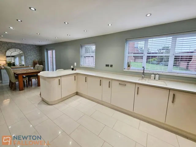 Broughton Close, Clipstone Village, NG21, photo 2