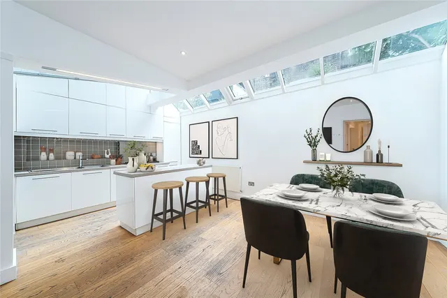 Photo 2 — Belgrave Road, London, SW1V