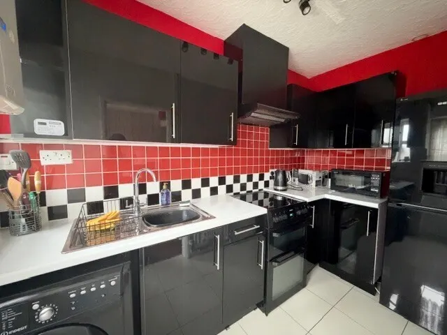 Tyndale Crescent, Great Barr, B43, photo 3