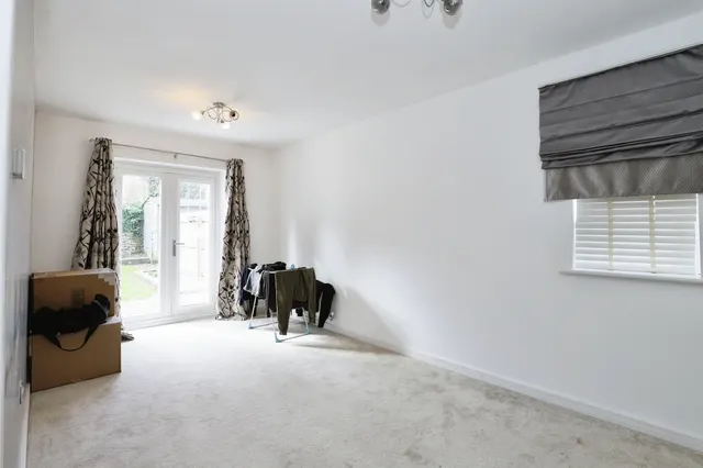 St. Marys Lane, Peterborough, PE8, photo 3
