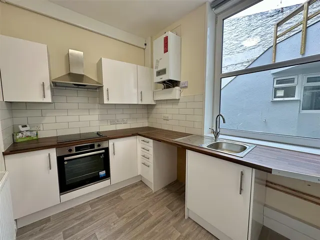 Lower Manor Road, Brixham, photo 3