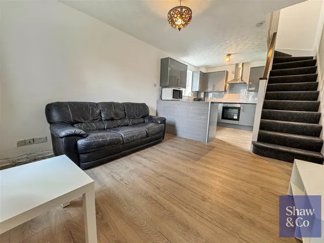 Hithermoor Road, Staines-Upon-Thames, photo 2