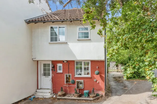 New Waverley Road, Basildon, Essex, SS15, photo 1