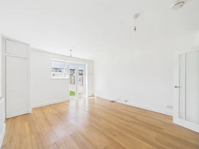 Photo 2 — 344, Two Mile Hill Road, Kingswood, Bristol, BS15 1AJ