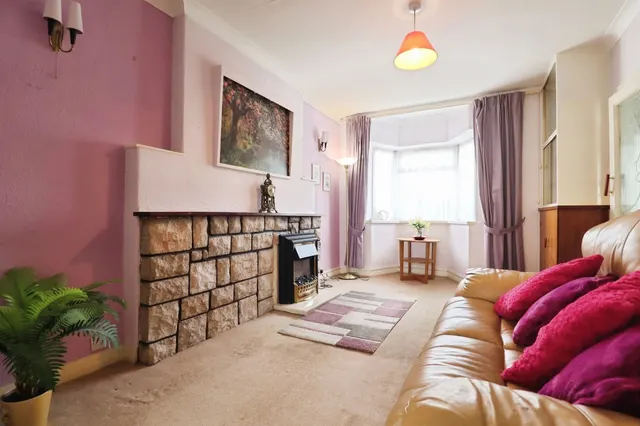 Heather Avenue, Cardiff, CF5, photo 3