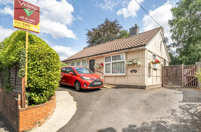 Prospect Road, Farnborough, Hampshire, GU14 8JY, photo 1