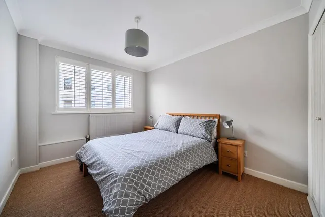 Moreton Place, London, SW1V, photo 2