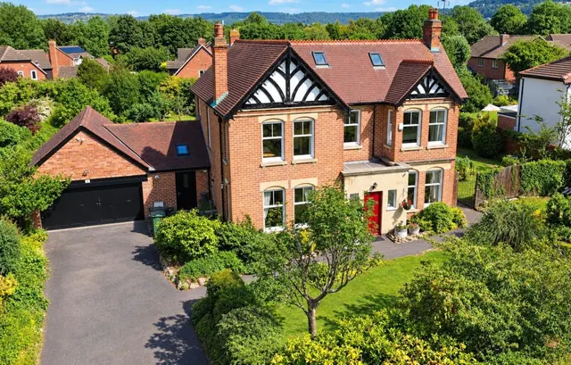 Green Lane, Hucclecote, GL3, photo 1