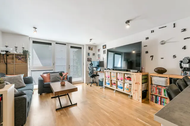 Baltic Avenue, Brentford, TW8, photo 3