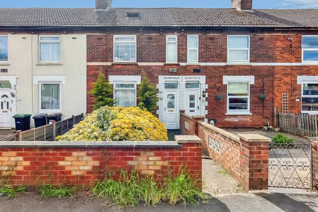 Weldon Road, Corby, photo 1