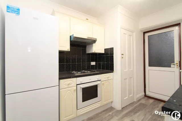 Glebe Road, Stanmore, HA7, photo 3