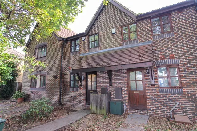 Park Road, Uxbridge, UB8 1NW, photo 1