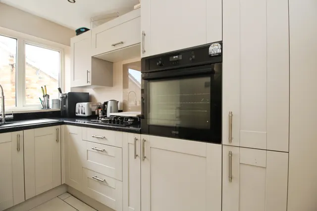 Cumbrian Way, Wakefield, WF2, photo 3