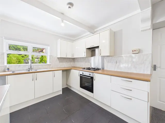 West Street, Banwell, BS29, photo 3