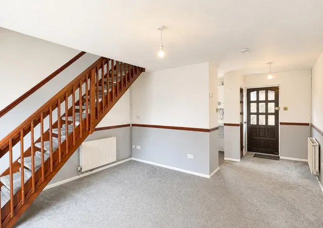Photo 3 — Larchfield Close, Frome BA11 2UG